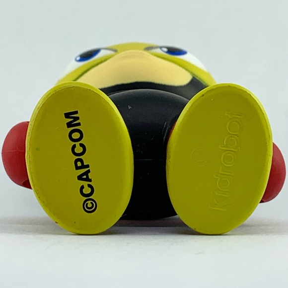 kidrobot Capcom Megaman Elec Man vinyl figure 3” 2015 Mini Series ElectMan Robot - Picture 13 of 13